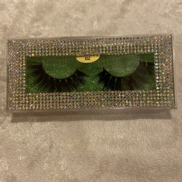 🎉HOST PICK 🎉3D Mink Wispy eyelashes - Picture 2 of 2